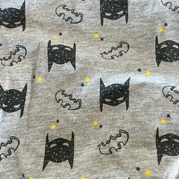 New with Tags! Three piece Batman Baby Onsie Set Sizes 12M and 18M - Picture 9 of 13